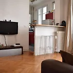 1 Bedroom Flat In Le Marais
